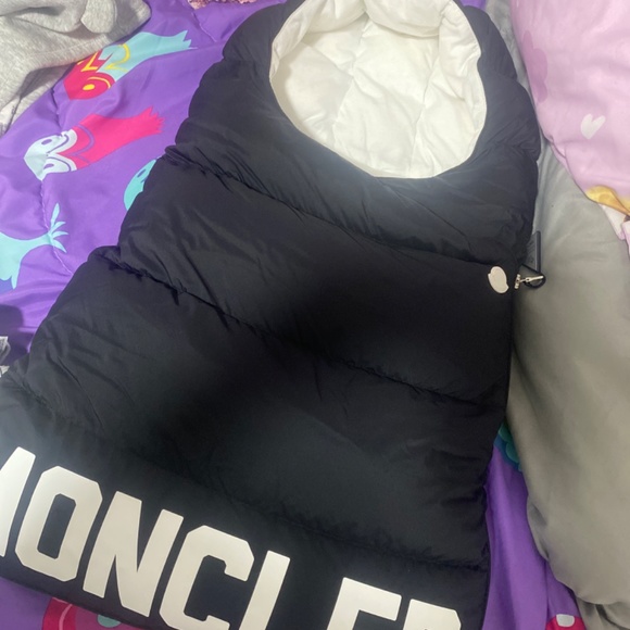 Moncler - Picture 3 of 4